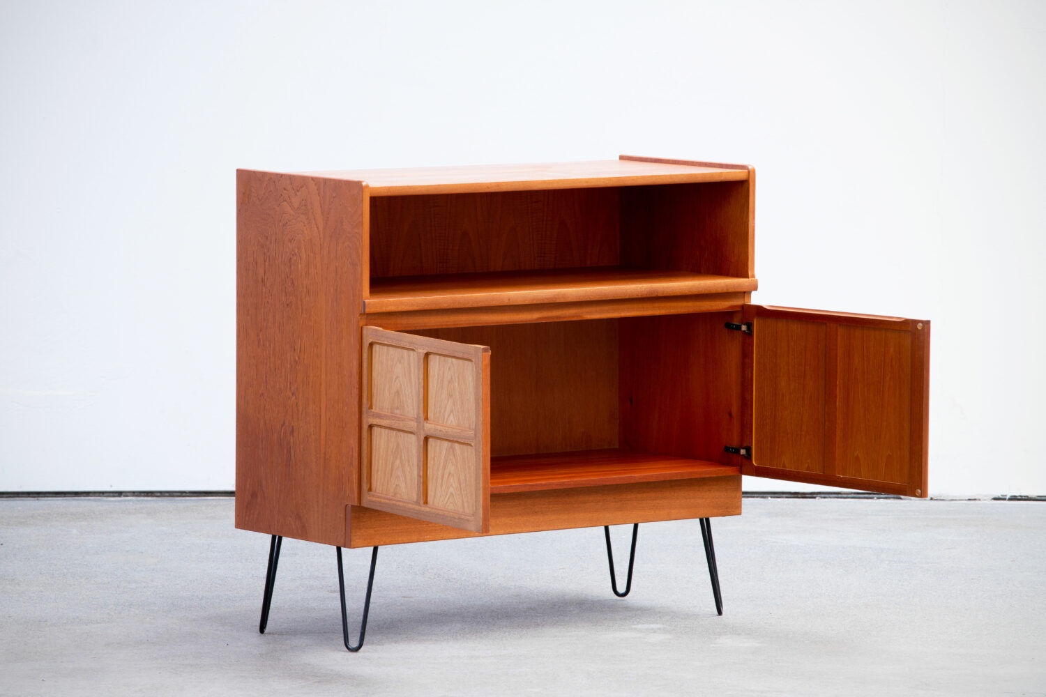 Vintage Scandinavian enfilade 1960