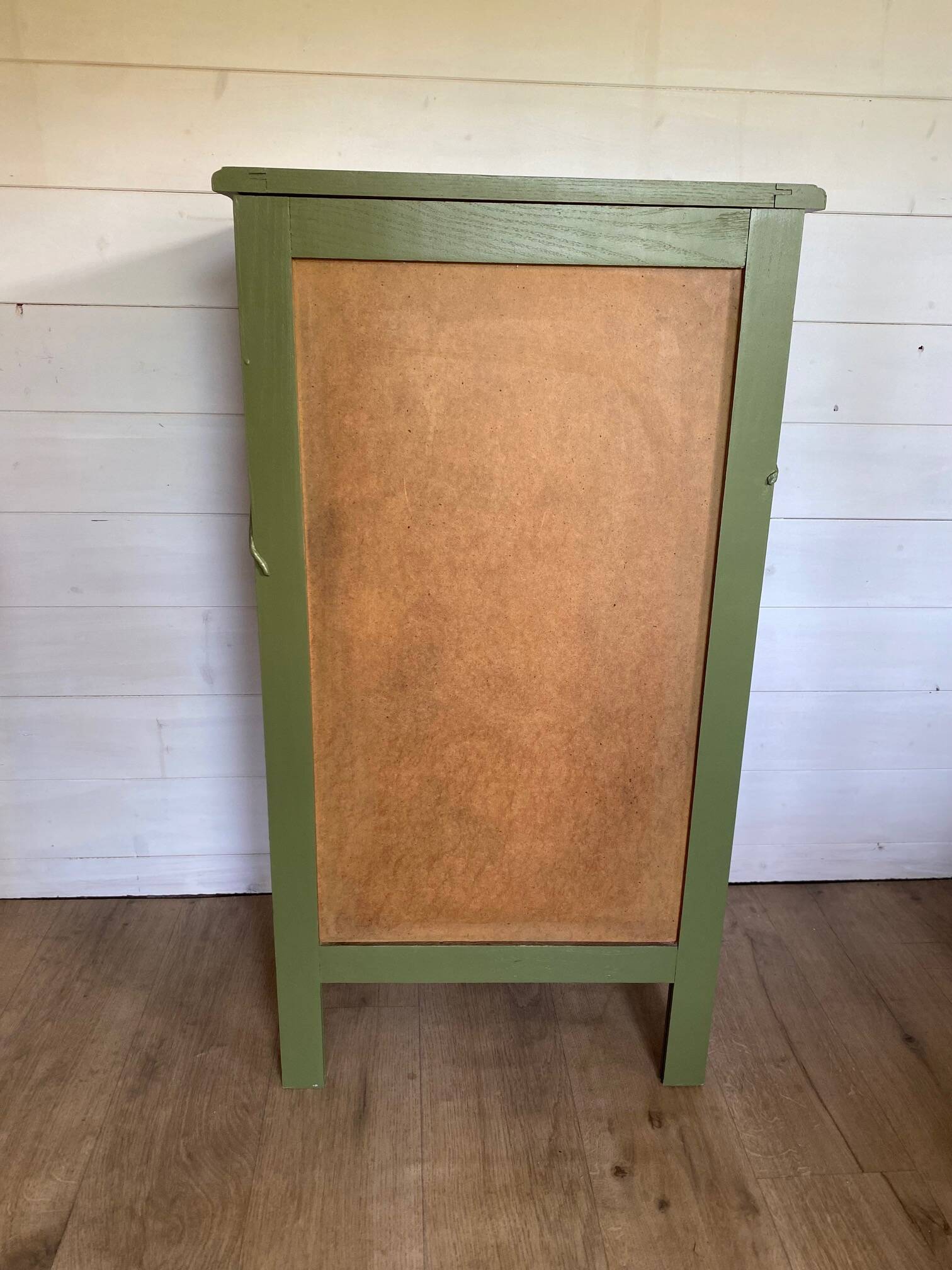 Revamped plant chiffonier