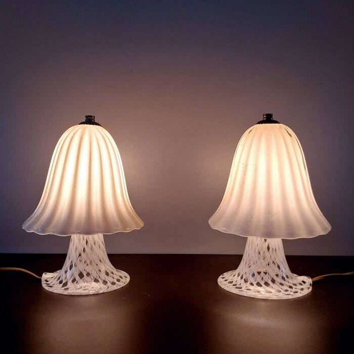 Set of 2 filigree Murano glass lamps