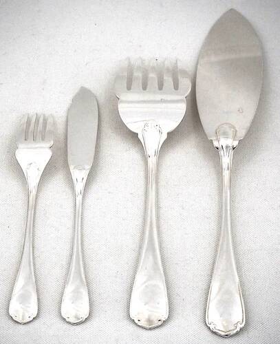 Christofle Japanese, 12 fish cutlery + 1 serving cutlery, 26 pieces.
