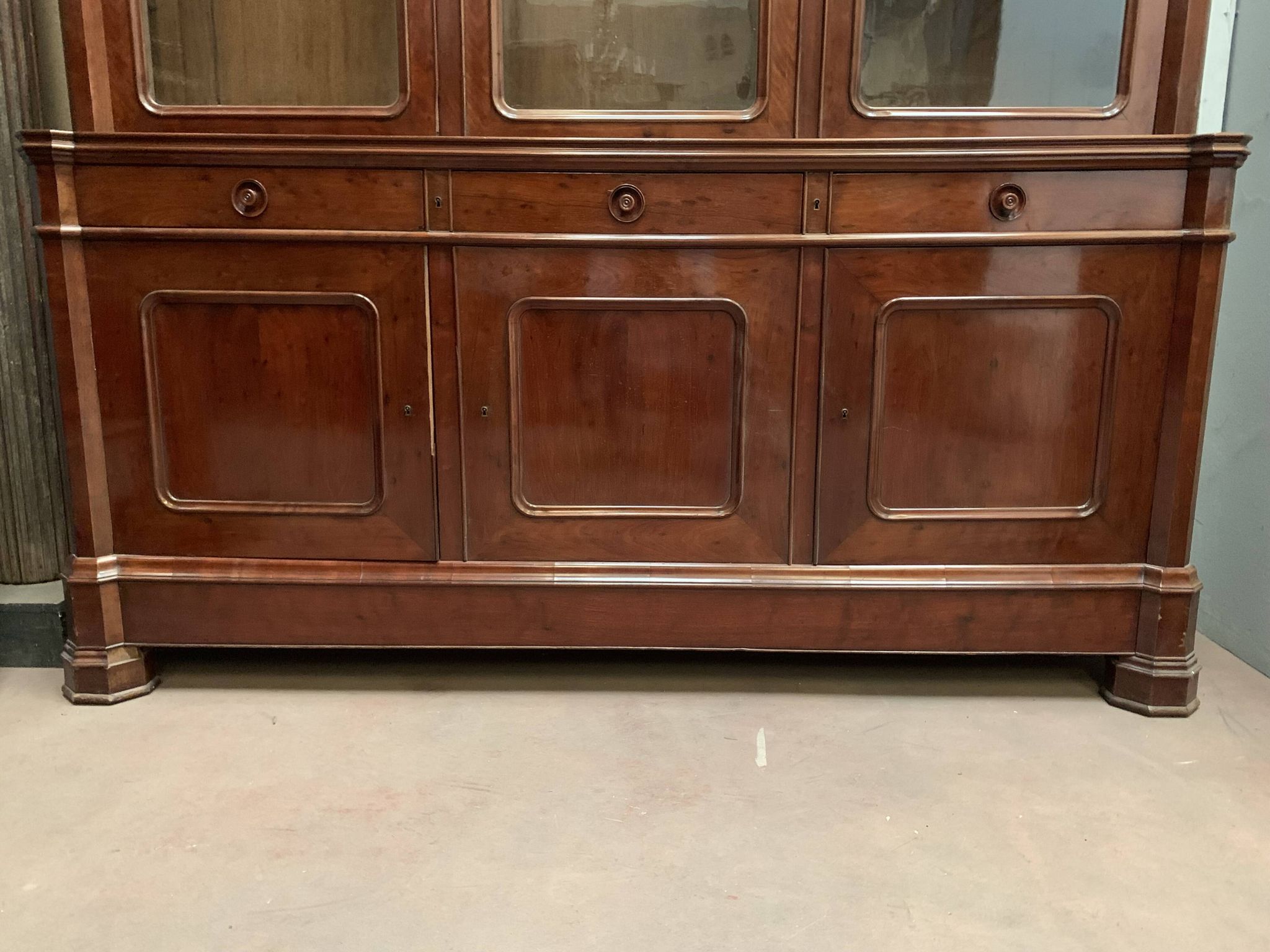 Window furniture in two bodies Napoleon III Mahogany and veneer XIX century