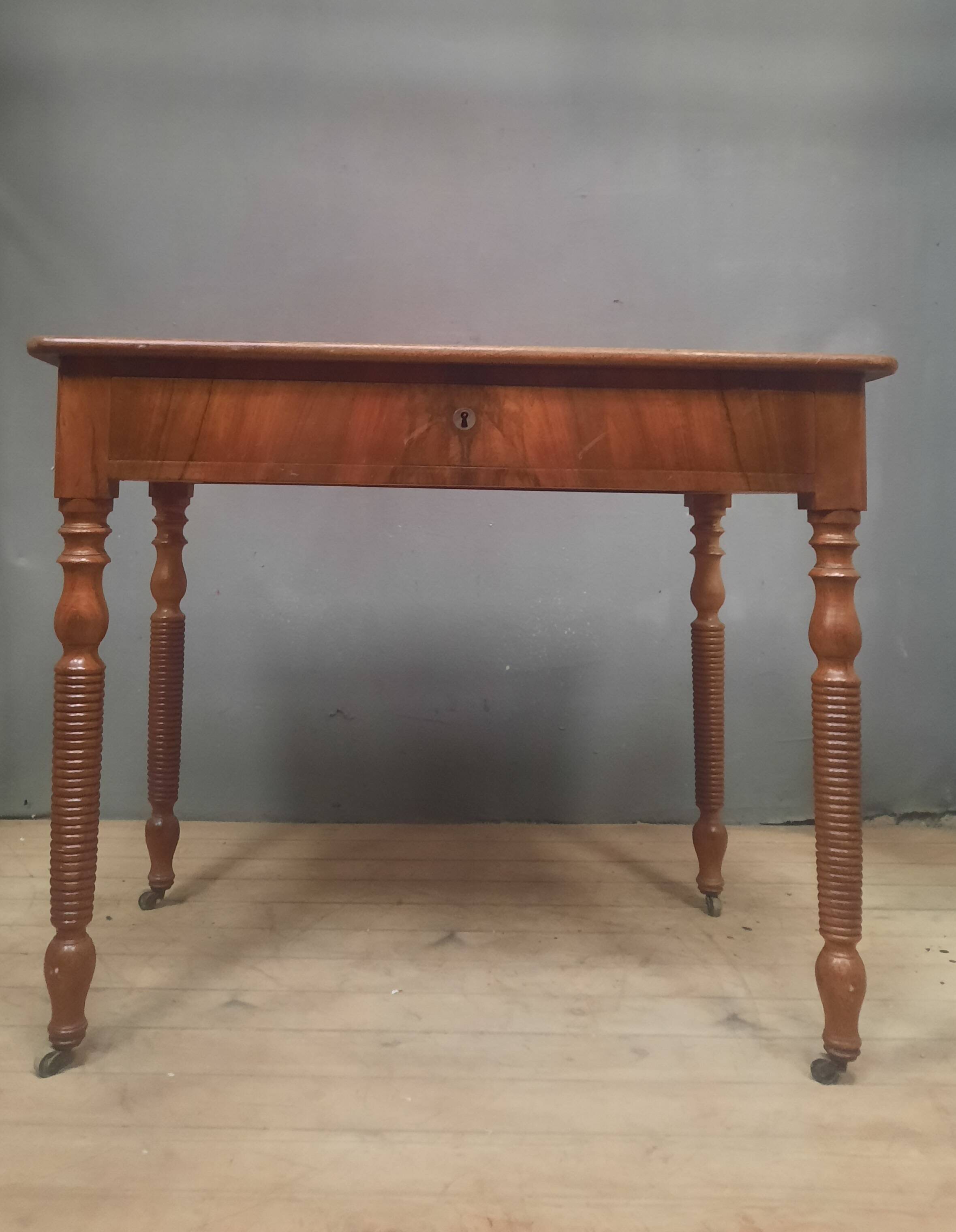 Table burreau Louis Philippe