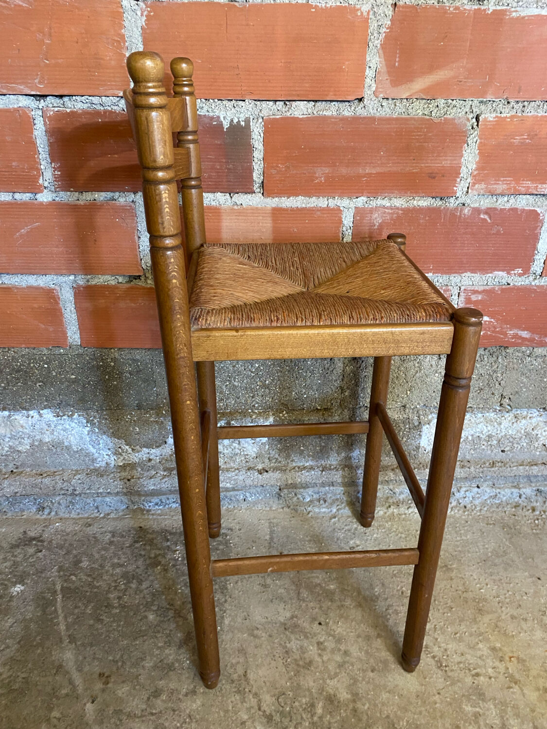 Tabouret de bar haut ancien bois tourné + assise paillée vintage