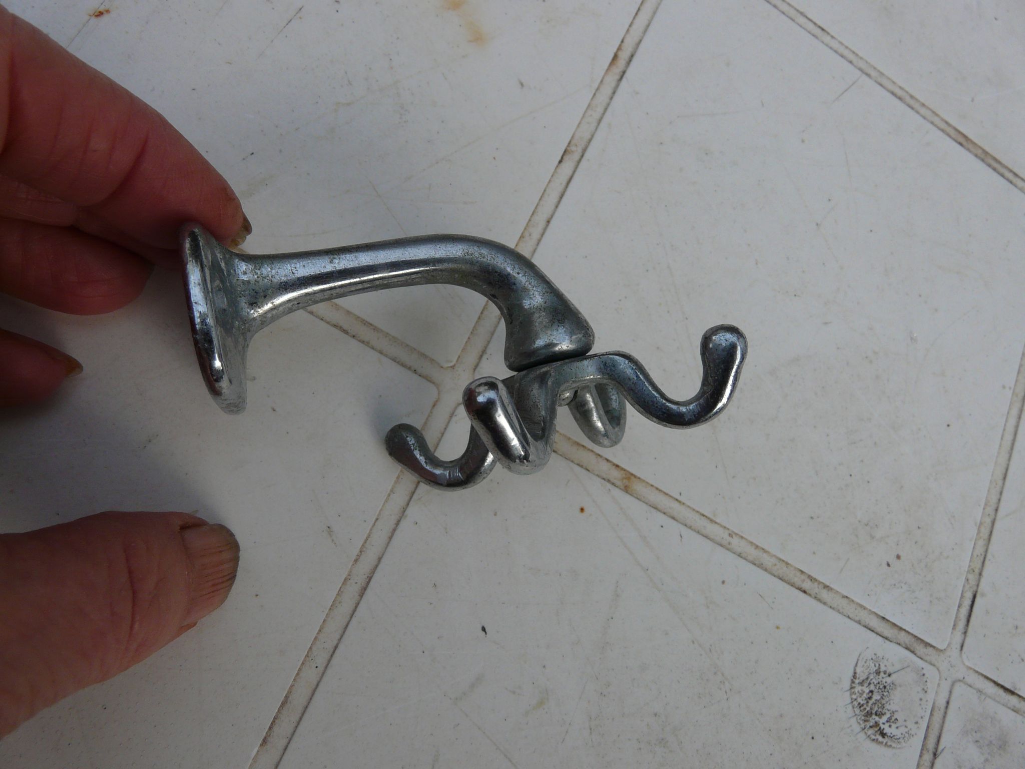 Porte serviette ou porte gant en métal chromé e art déco accessoire salle de bain