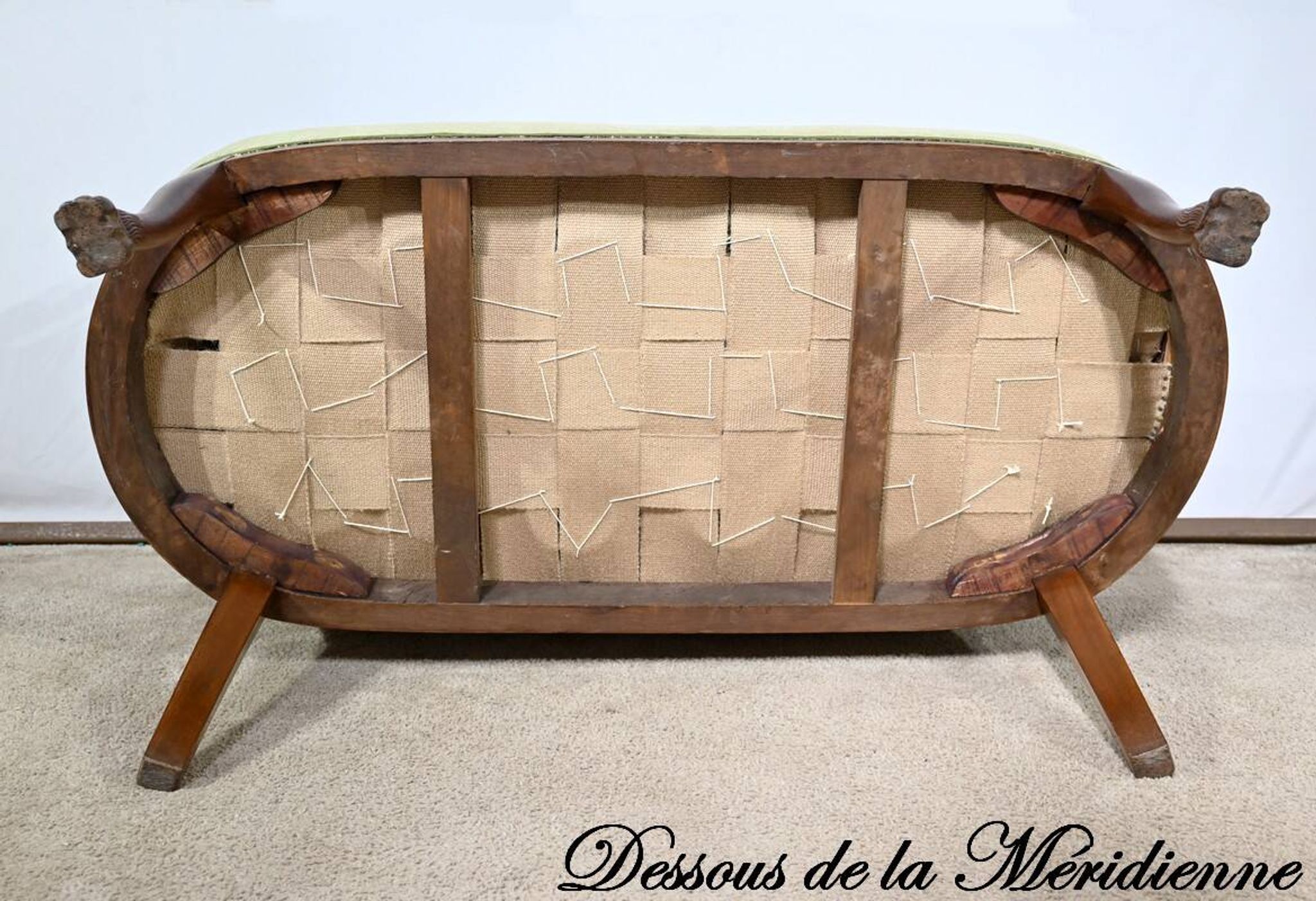 Small Mahogany Backsplash Daybed, Return from Egypt Style – Early 20th Century
