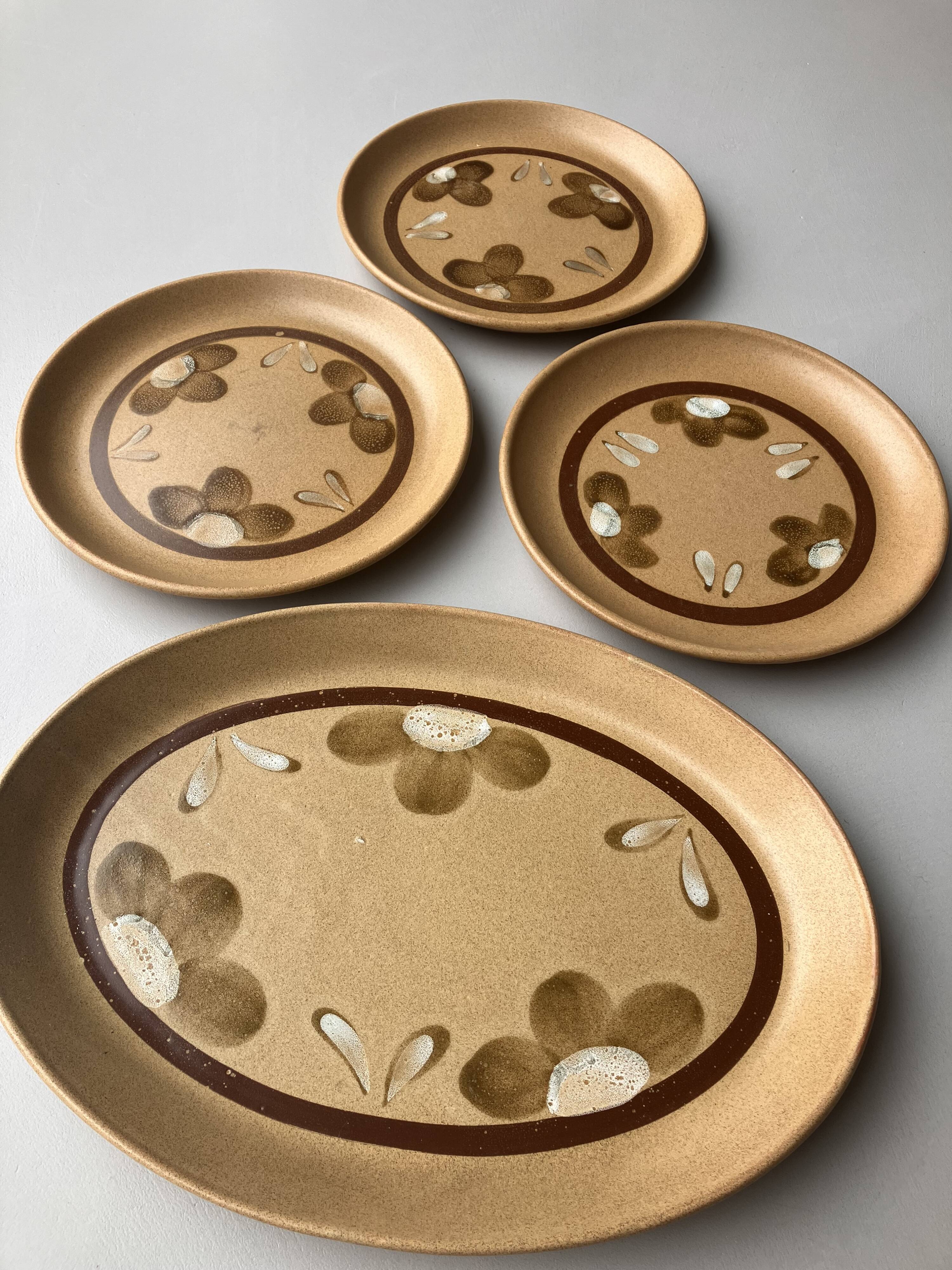 Flat plates and oval dish Sarreguemines 1970s Chamonix