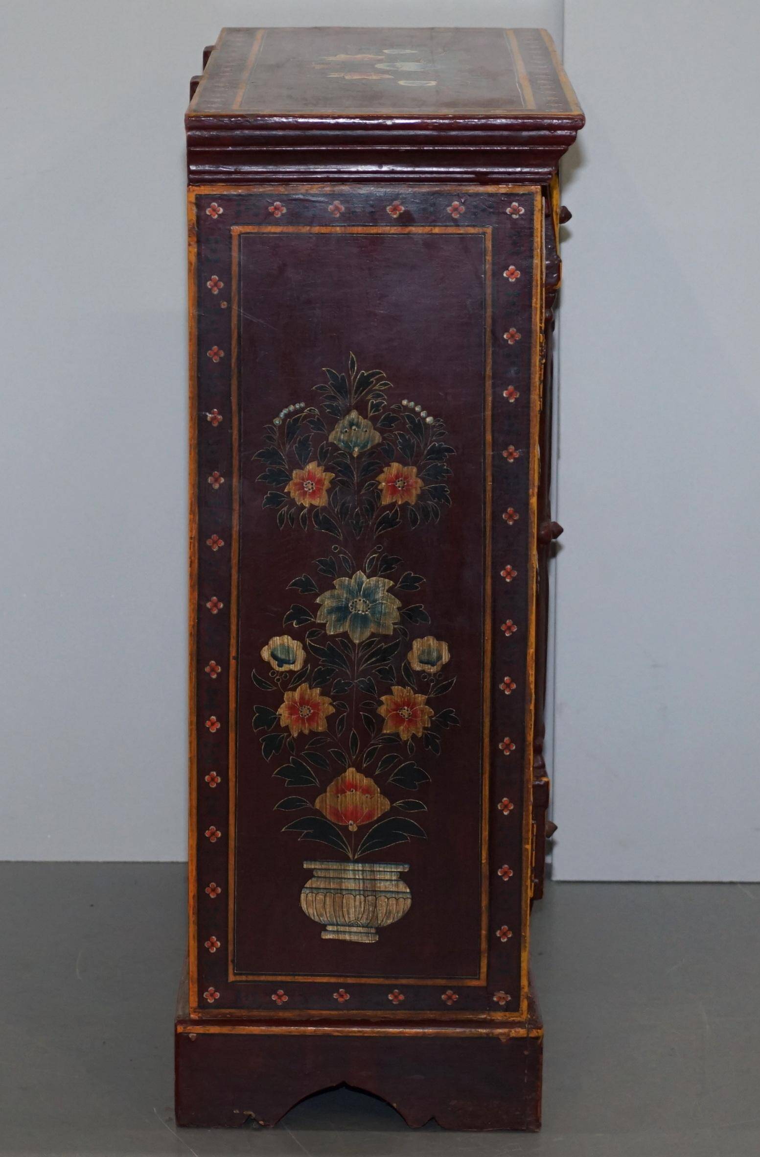 Buffet latéral peint à la main oriental circa 1900