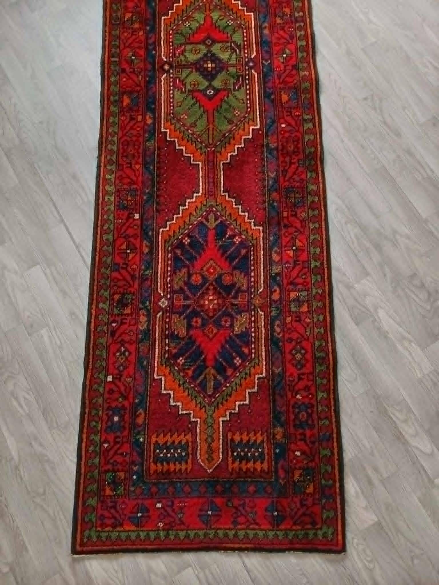 Gallery carpet in Persian style
