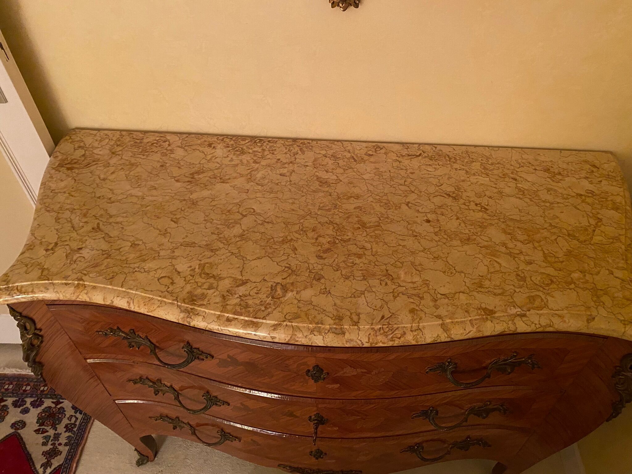 Commode bois de rose style Louis XV