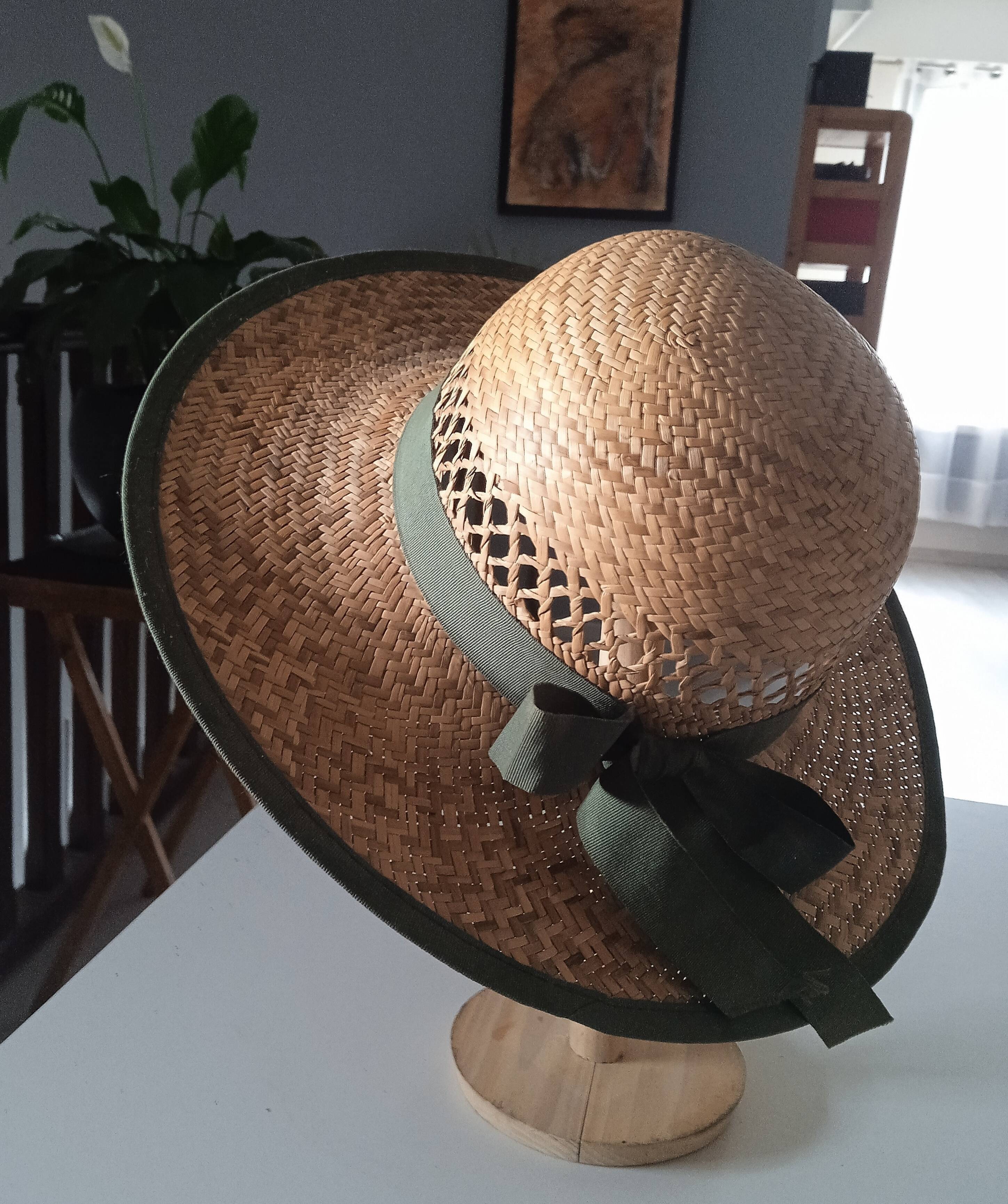 Women's straw hat Chic dress style. Hand-braided natural straw.