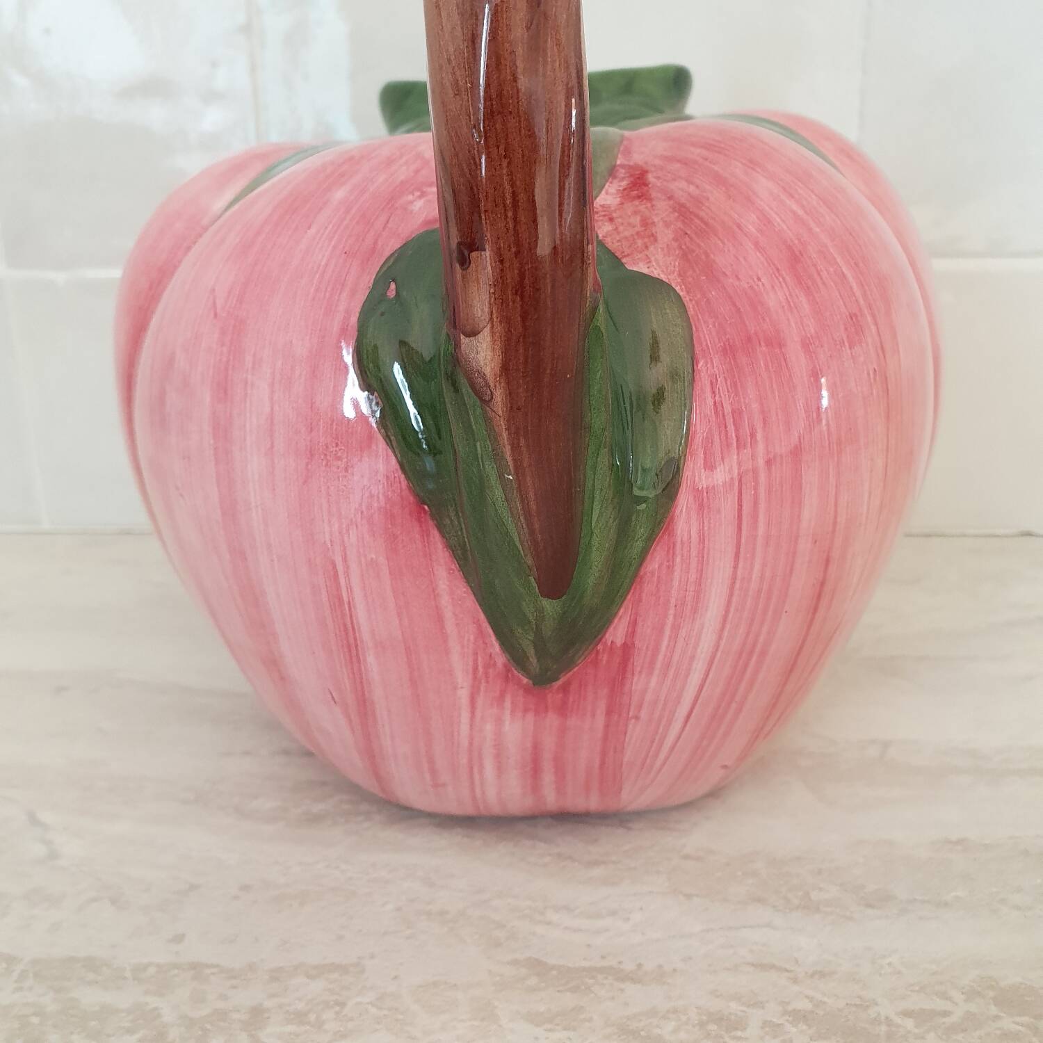 Pichet en céramique forme Pêche ou Tomate / rose
