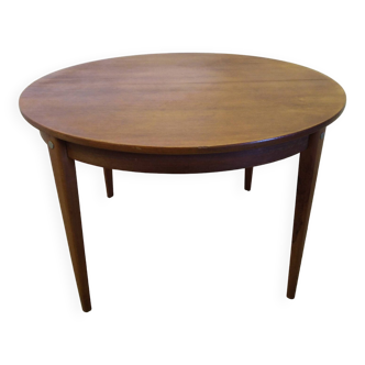 Table style scandinave