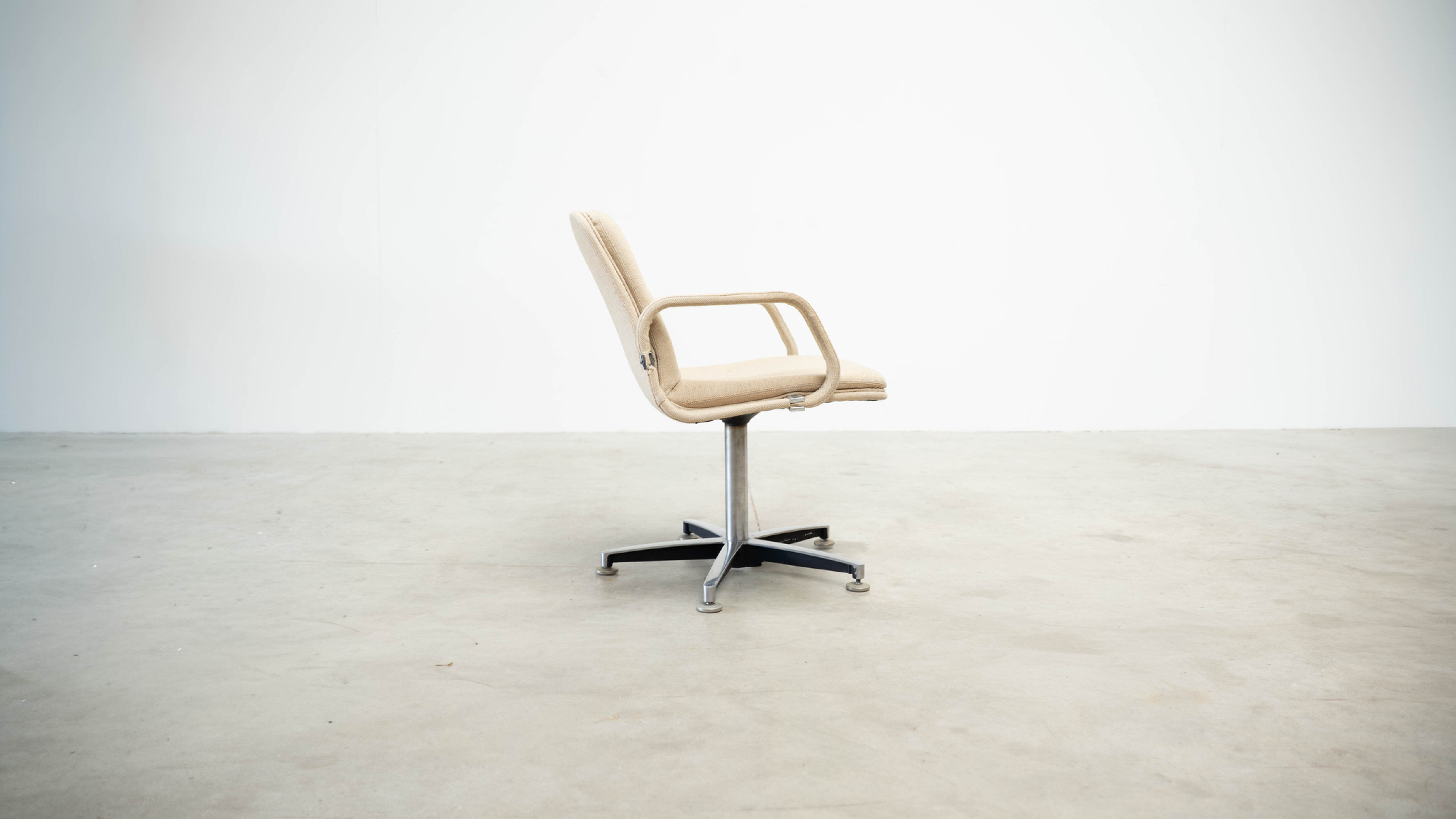 Set of six Italian conference chairs