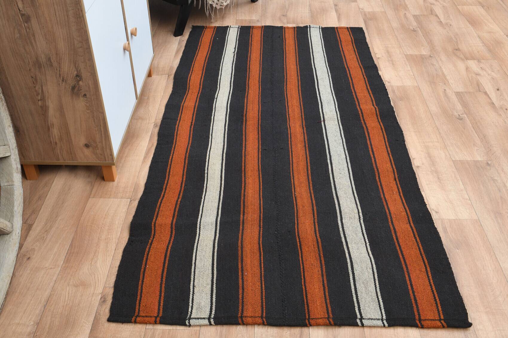 Flat striped rug 91 x 213 cm