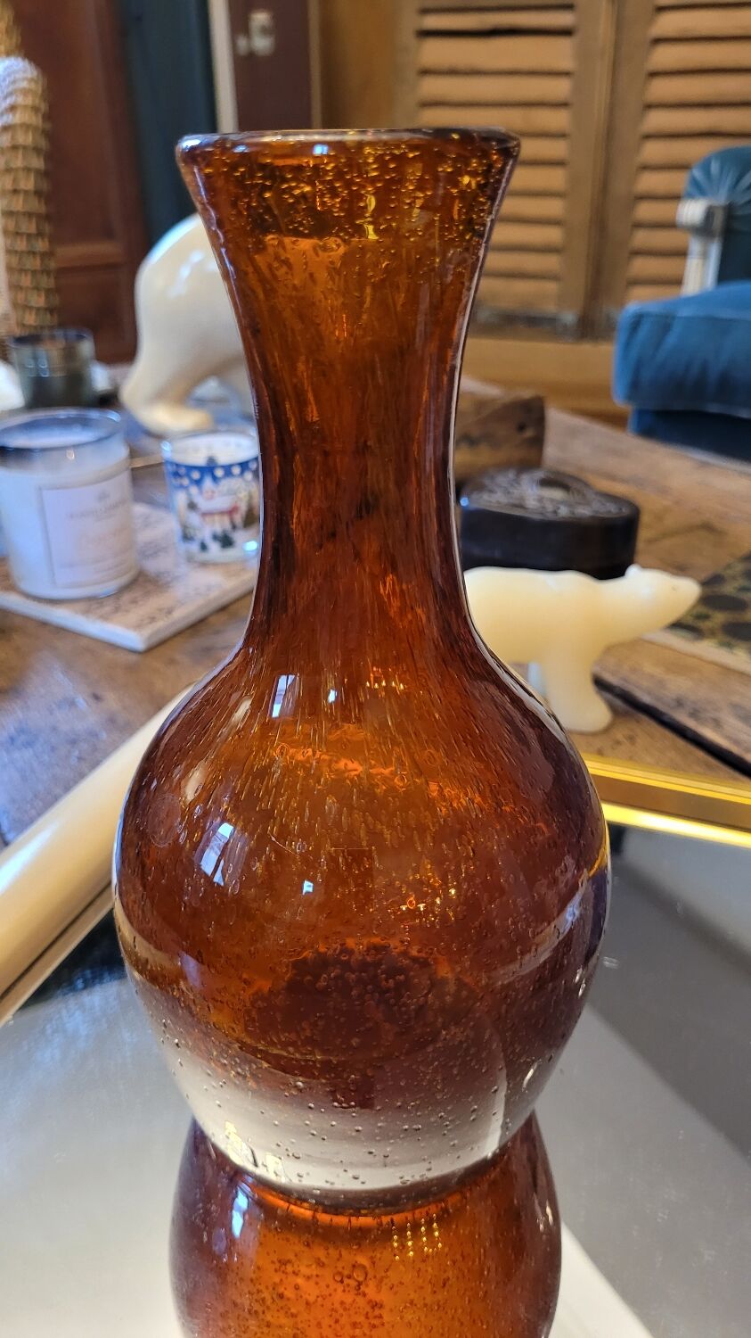 Bubbled glass vase