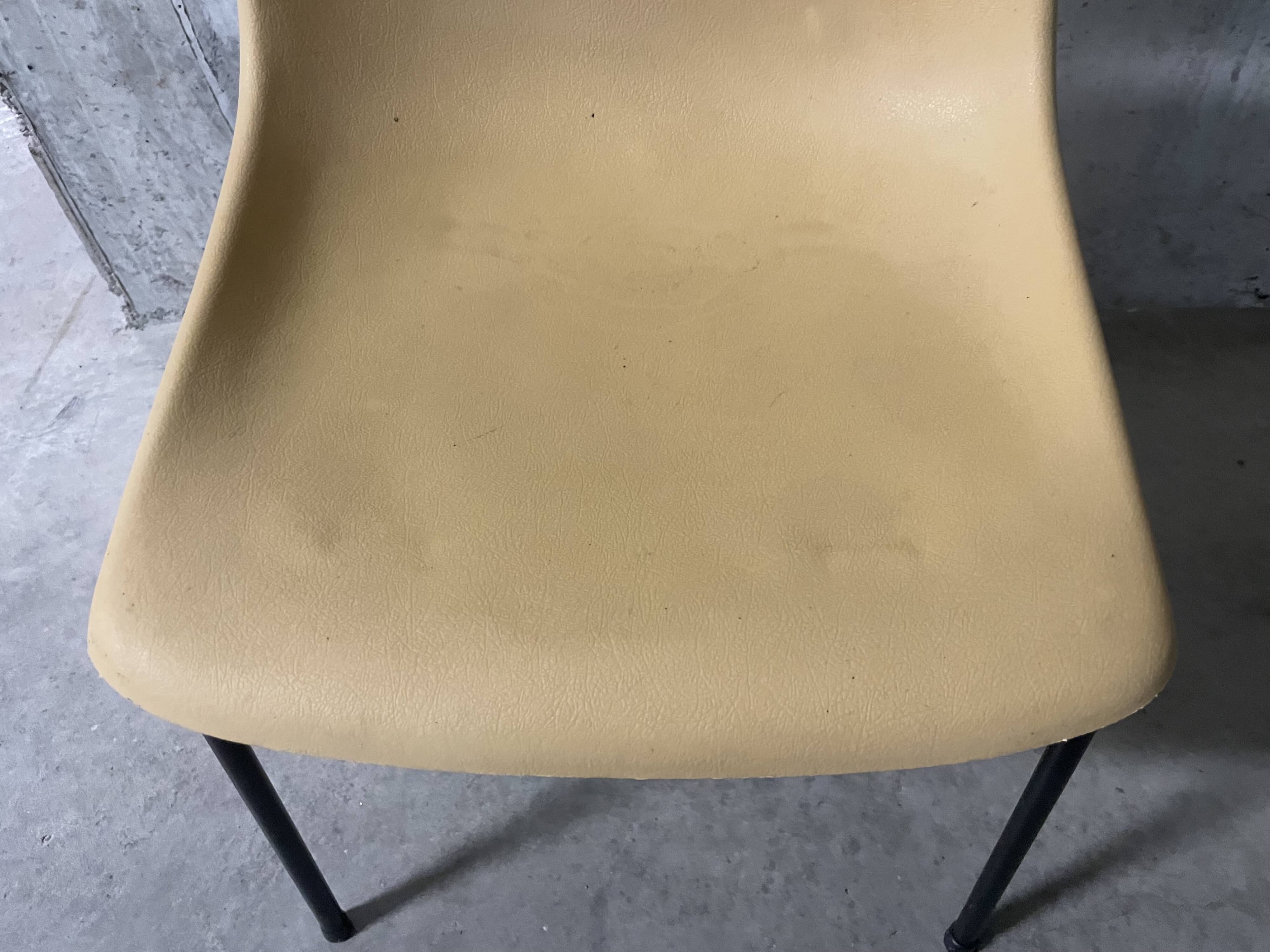 Grosfillex conference chair