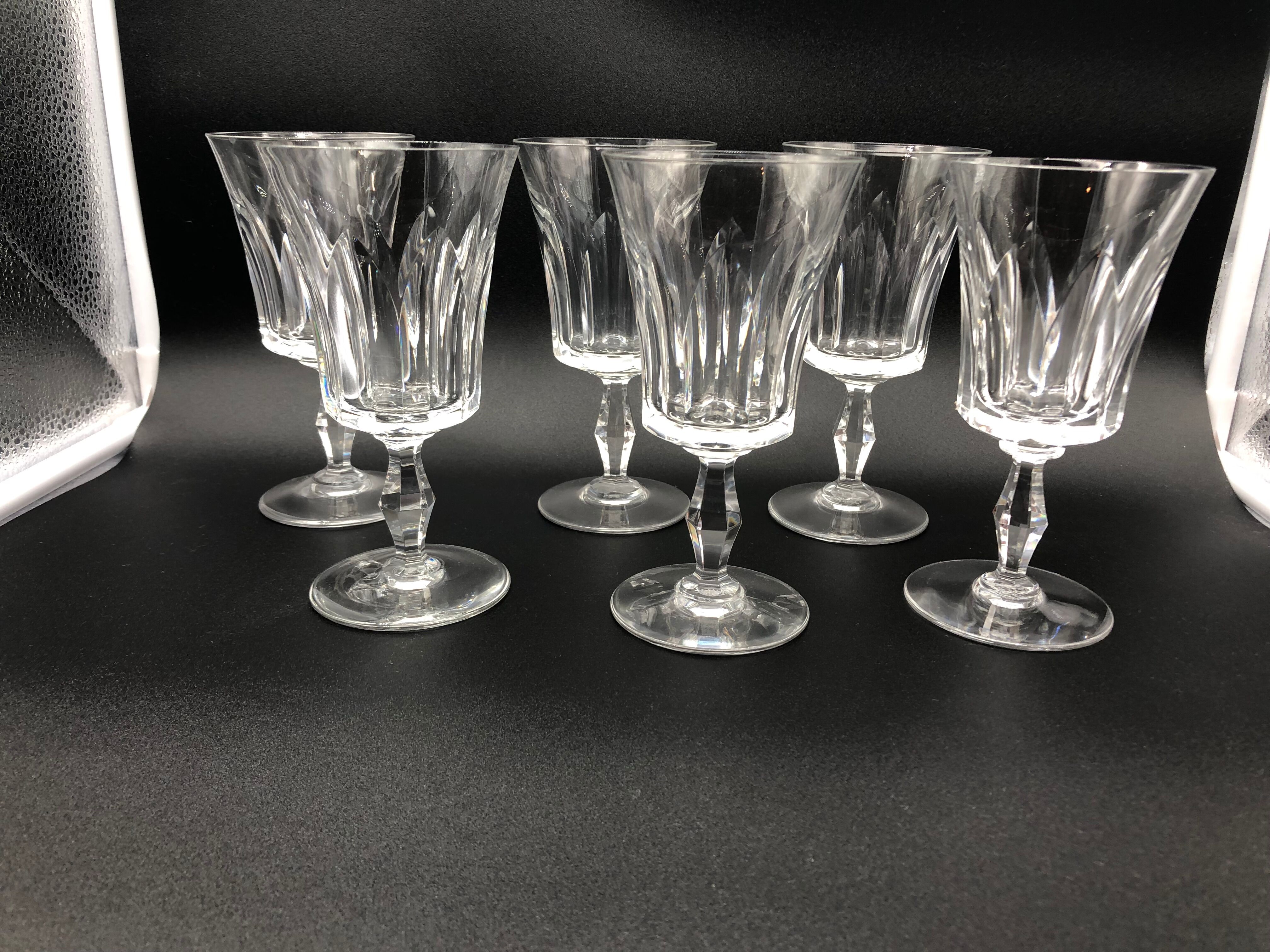 6 bordeaux wine glasses in Baccarat crystal signed Polignac model