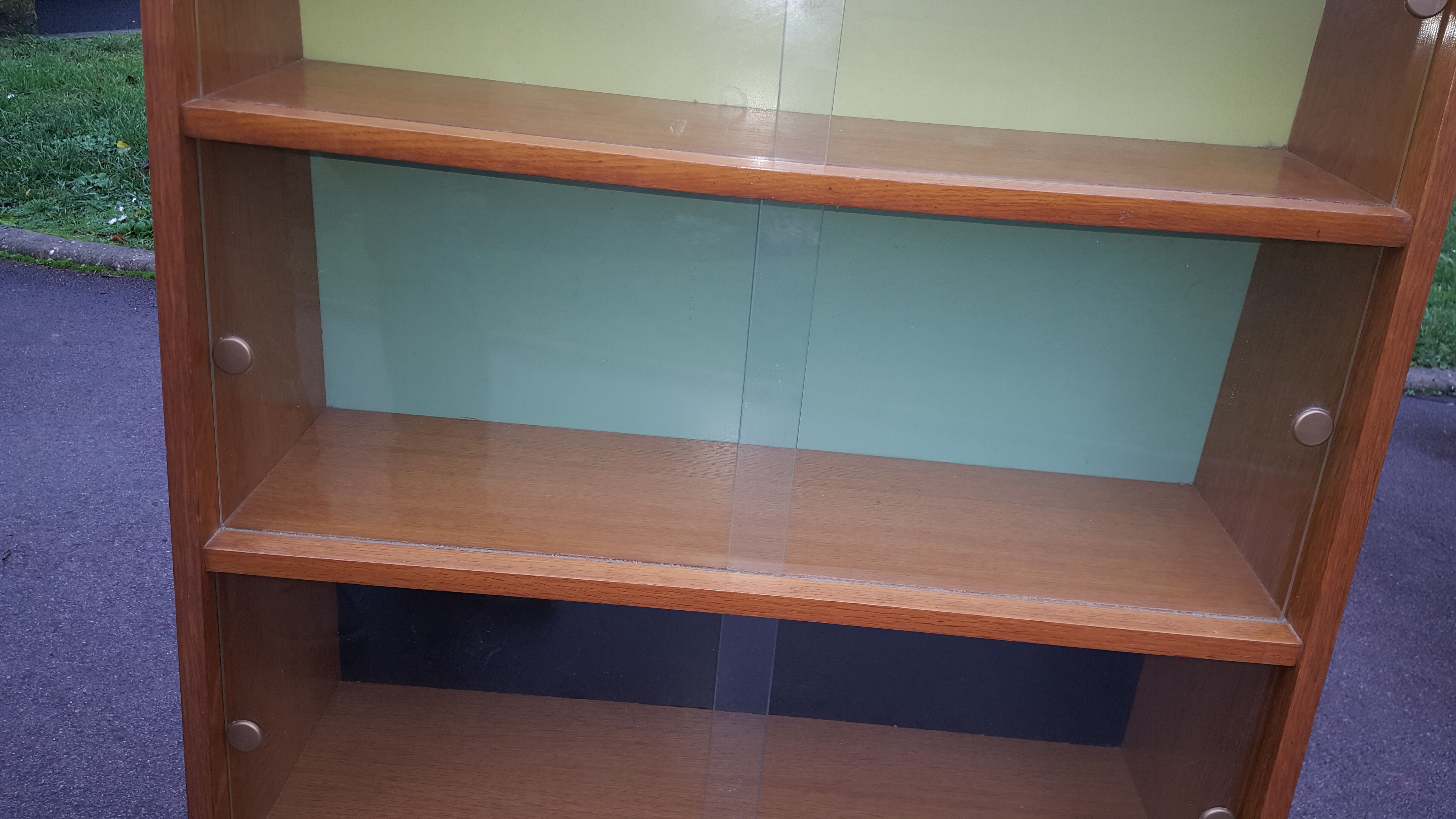 Showcase garlic by Pierre guariche