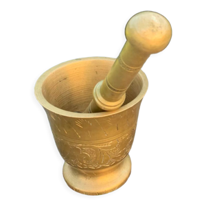 Mortier et pilon en bronze dore