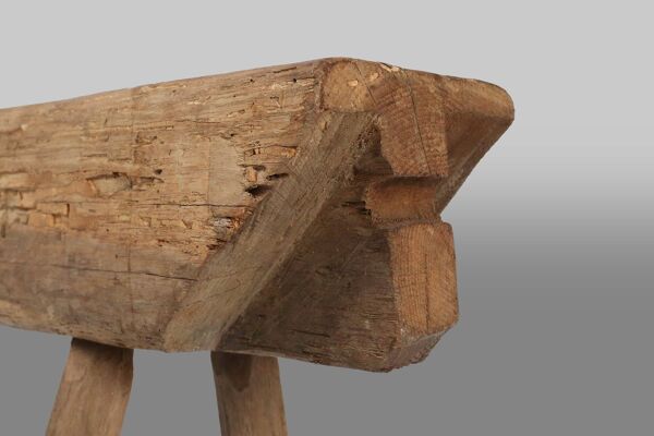 Banc rustique en tronc d'arbre, France, années 1850