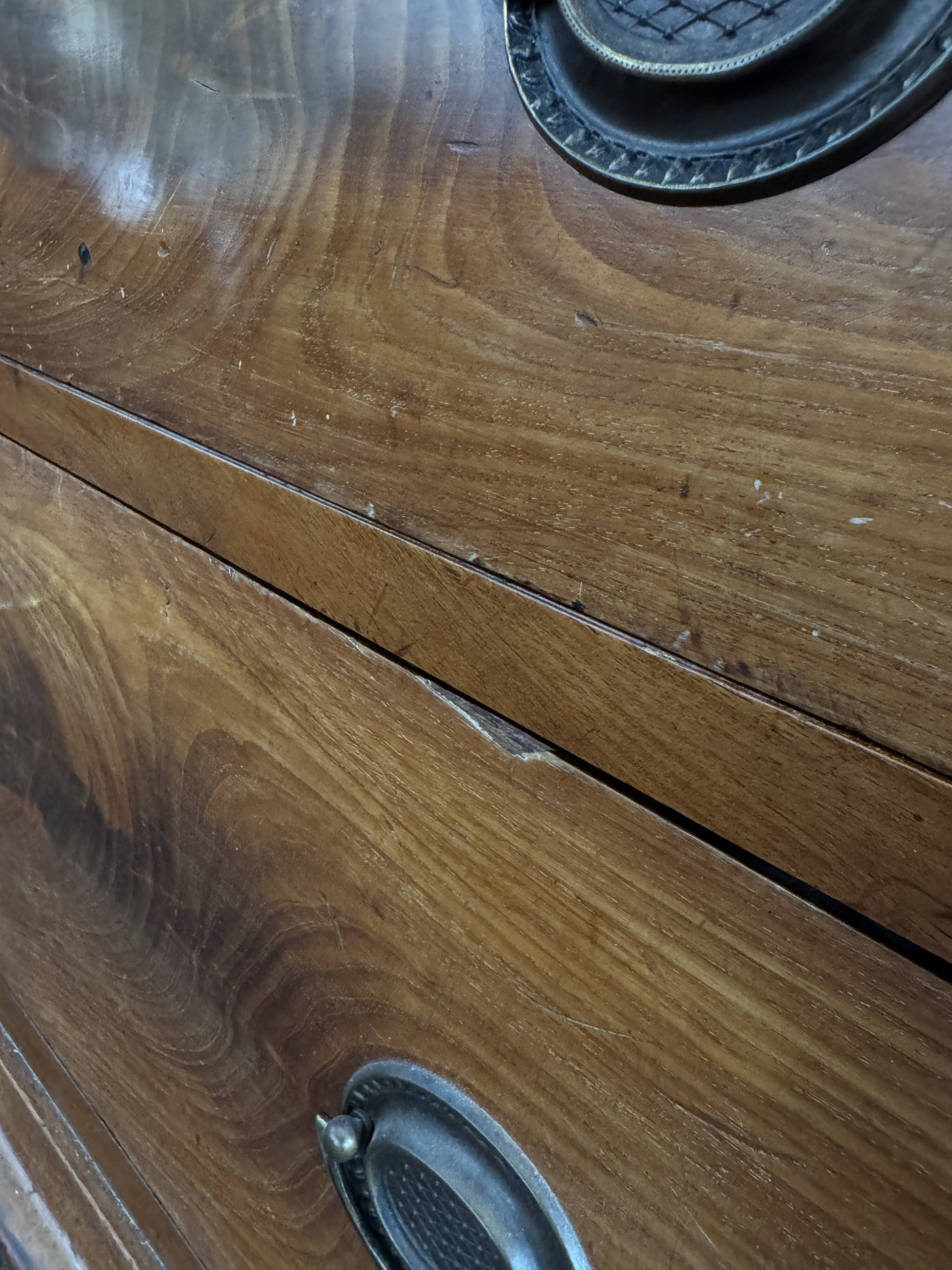 Chiffonnier en Placage de Noyer Style Restauration