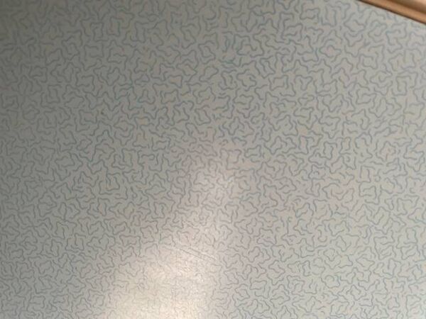 table en formica des années 60 avec 2 abattants