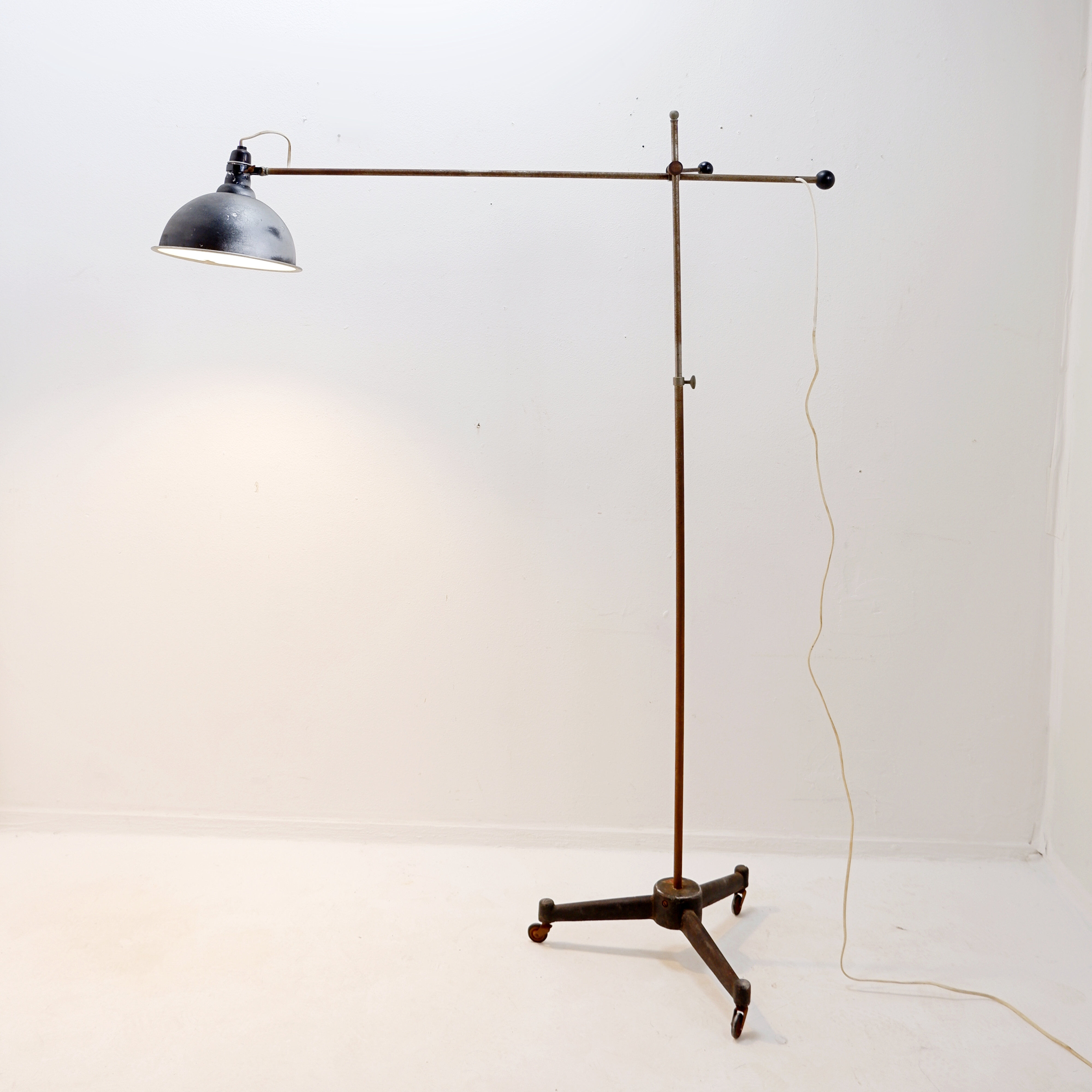 Industrial articulated floor lamp