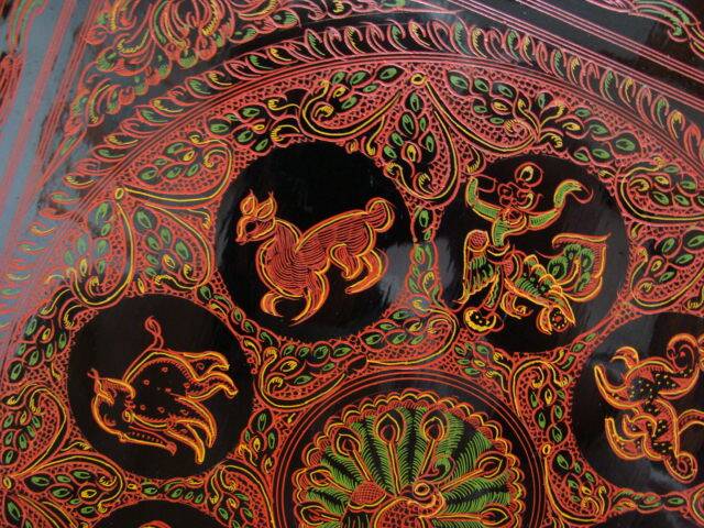 Vintage lacquer tray / Vietnam