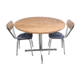 Round table Formica imitation wood and its two chairs