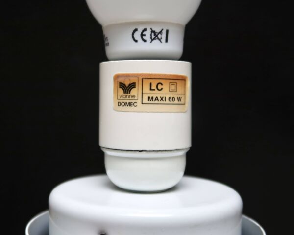 Lampe oeuf minimaliste Domec en verre blanc opaque de Vianne, années 70