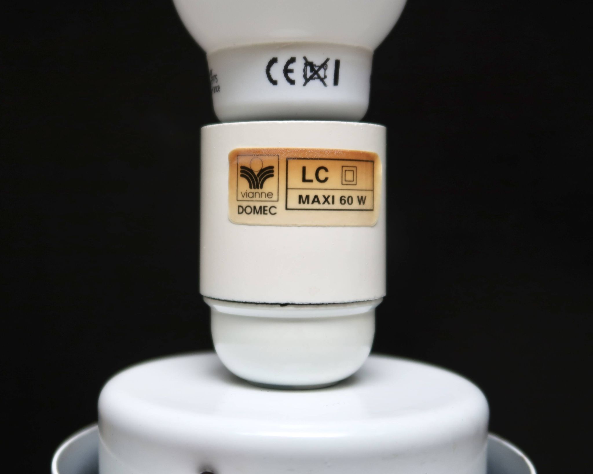 Minimalist egg lamp Domec in opaque white glass by Vianne, 1970s.