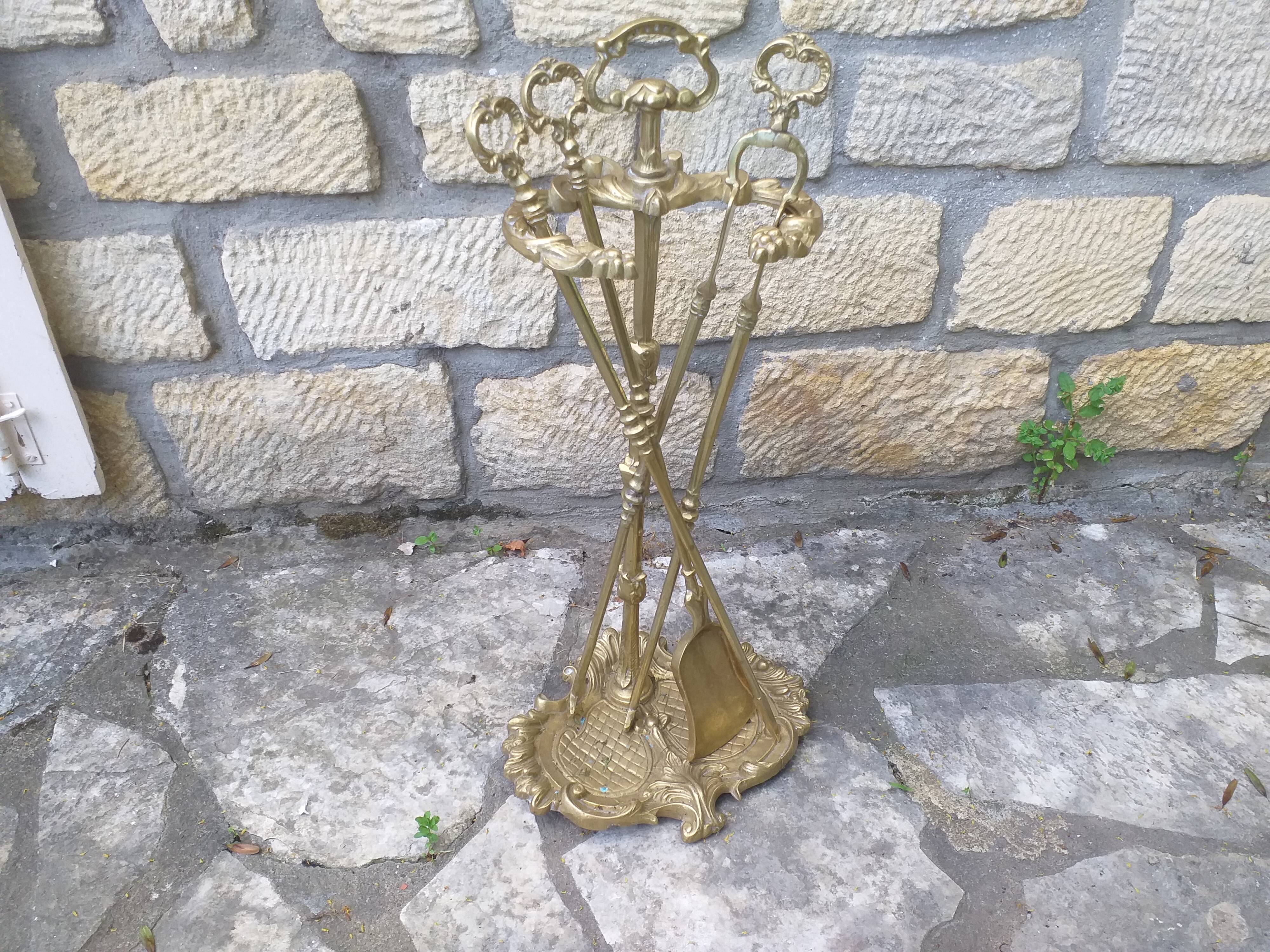 Bronze fireplace servant