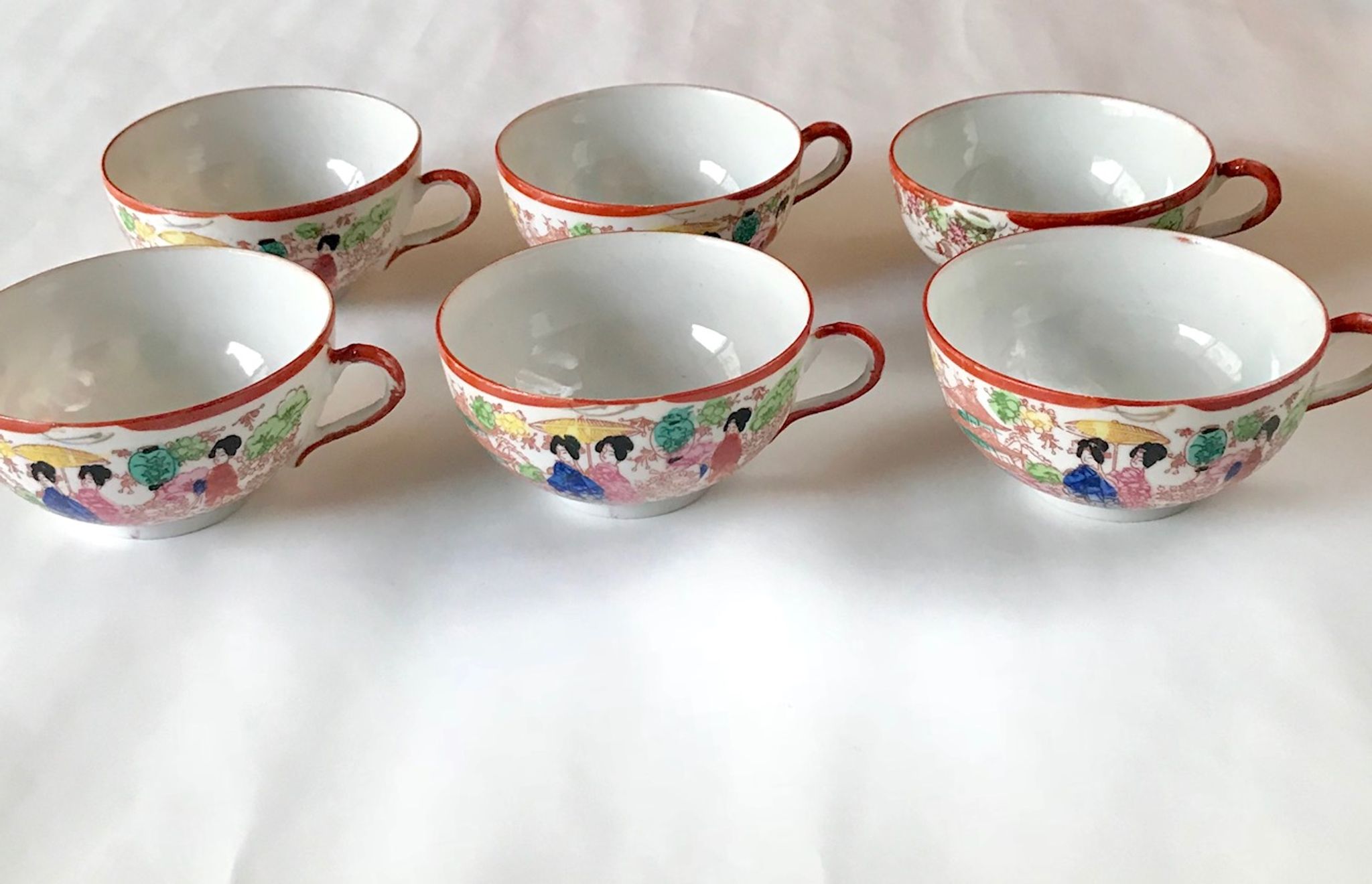 Japanese porcelain tea service at the end of the 19th century