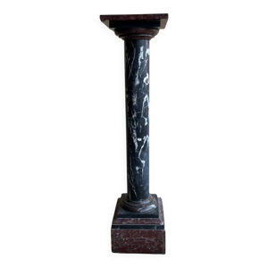 Grande colonne en marbre