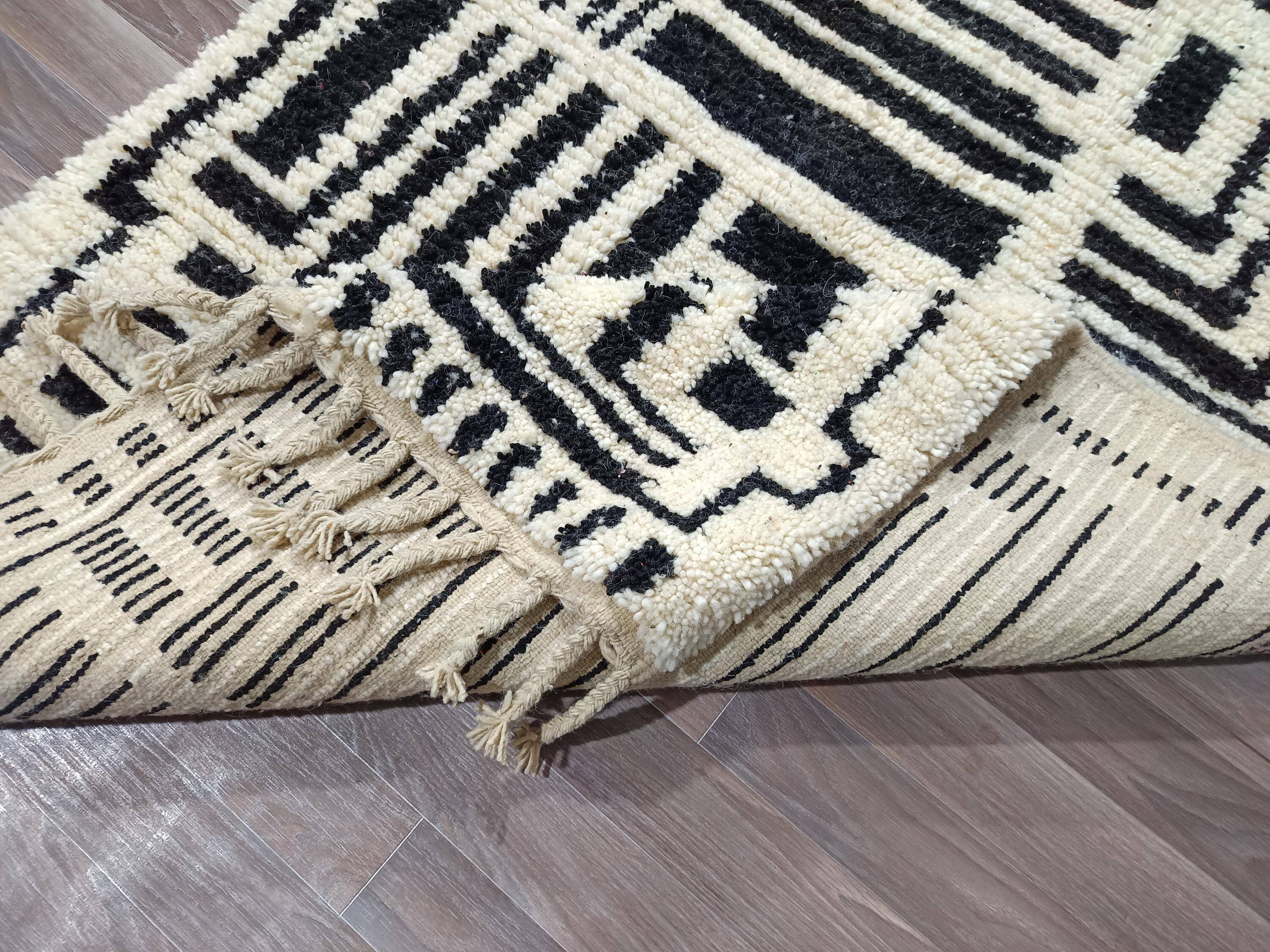 Handmade wool rug Morocco 3 x 2 m