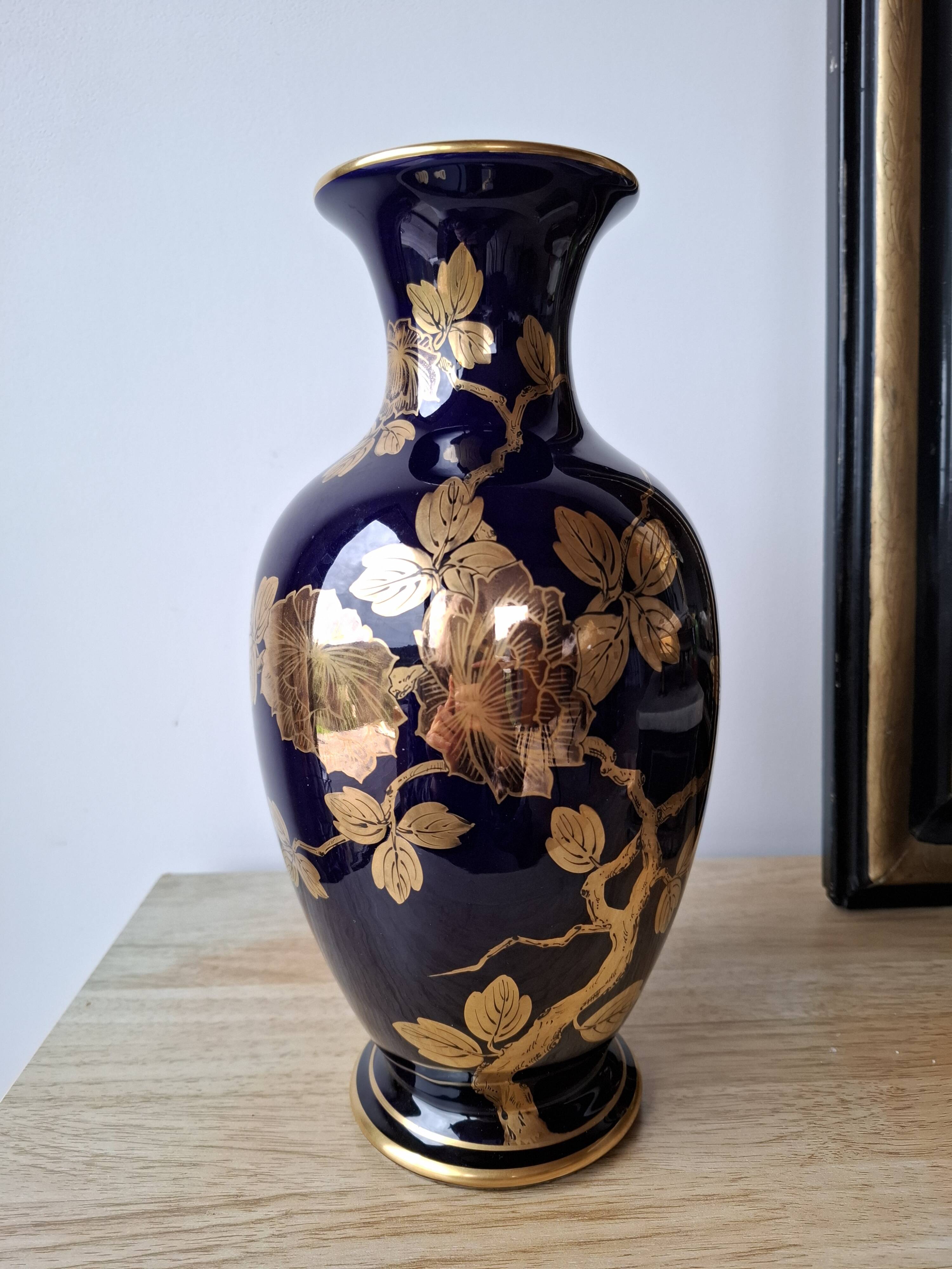 Blue vase from Tours, signed Gustave Asch, Sainte Radegonde