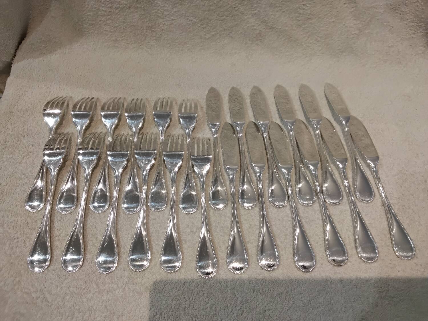 6 fish cutlery pieces, 12 pieces, silver-plated metal, Christofle silversmith, Perles