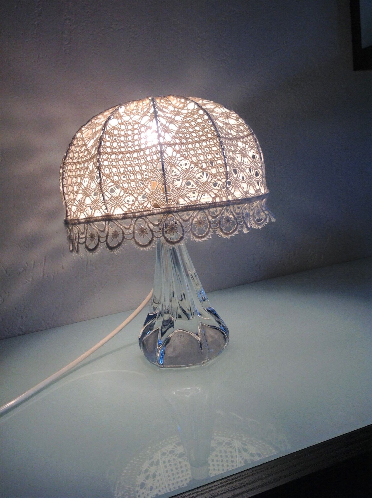 Bedside lamp glass foot and lampshade hook ecru / vintage 60s-70s