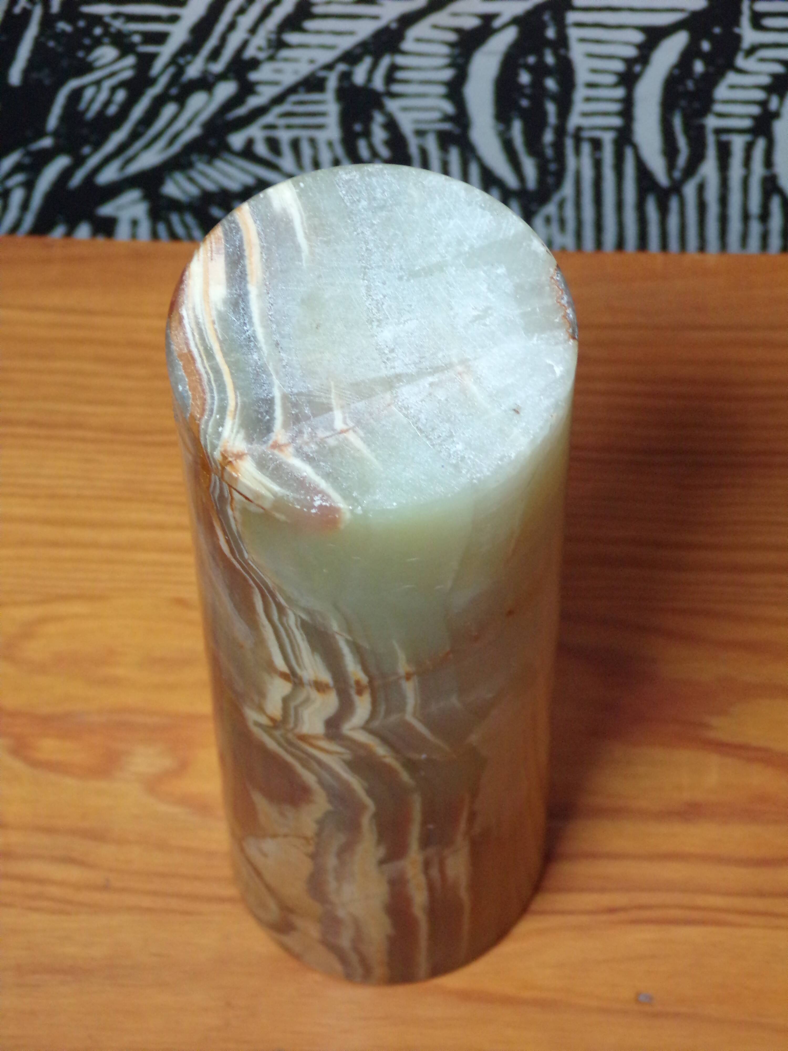 Vase rouleau en onyx h=20cm