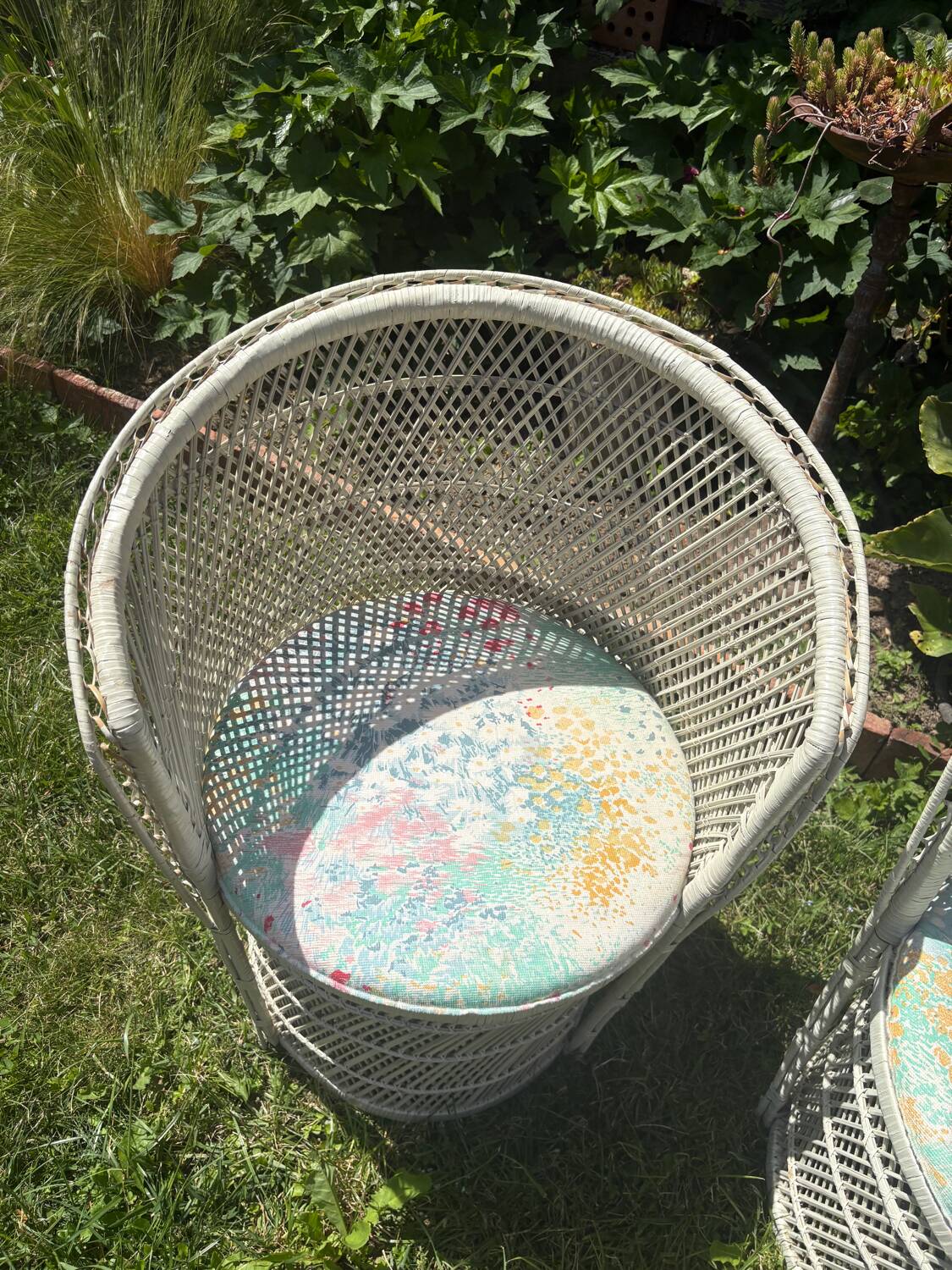 Set of 2 Vintage White Rattan Armchairs – 1970s