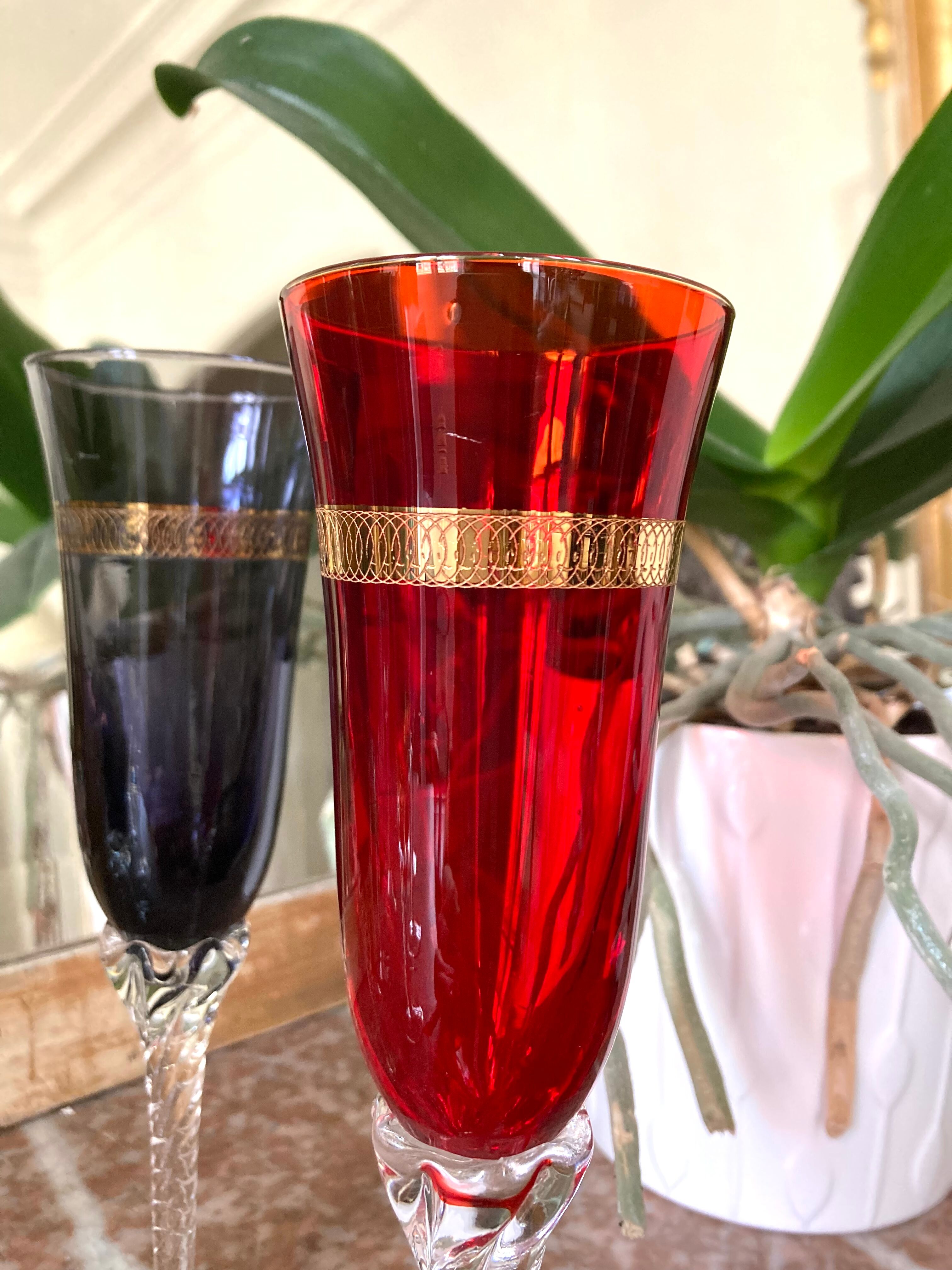 Series of 8 champagne flutes in Murano blown glass
