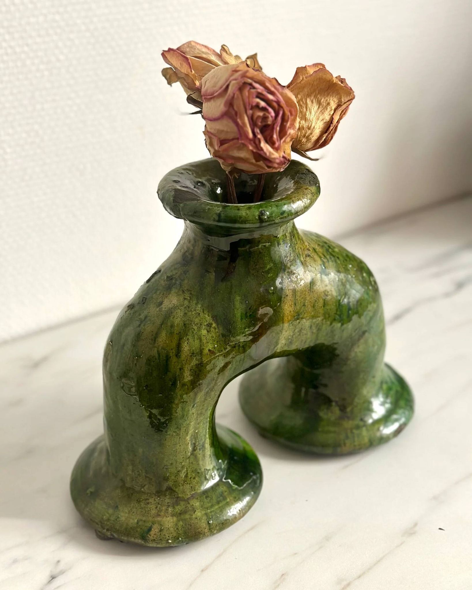 Sculptural vase in glazed ceramic from Tamegroute.