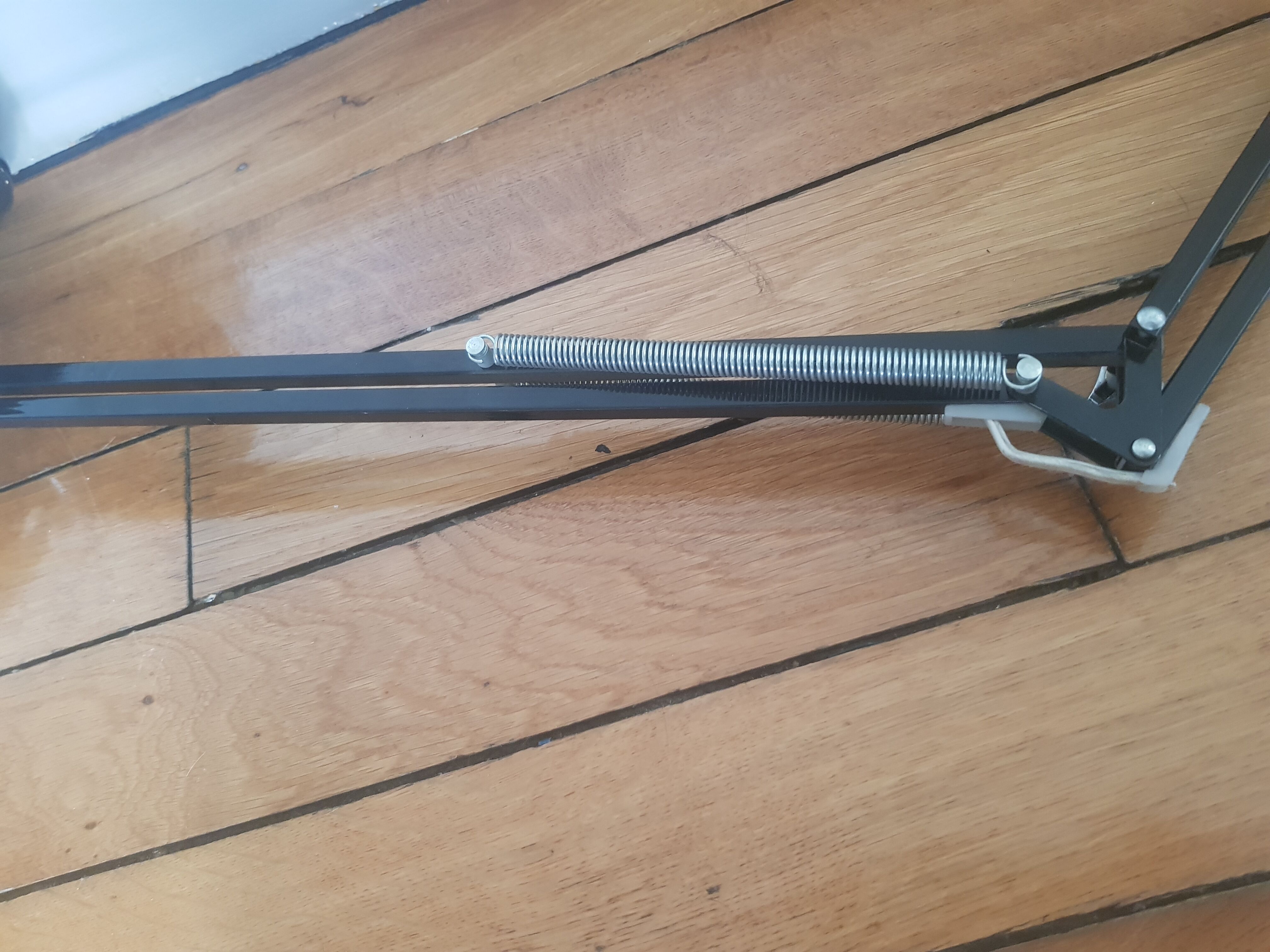 Ledu articulated lamp