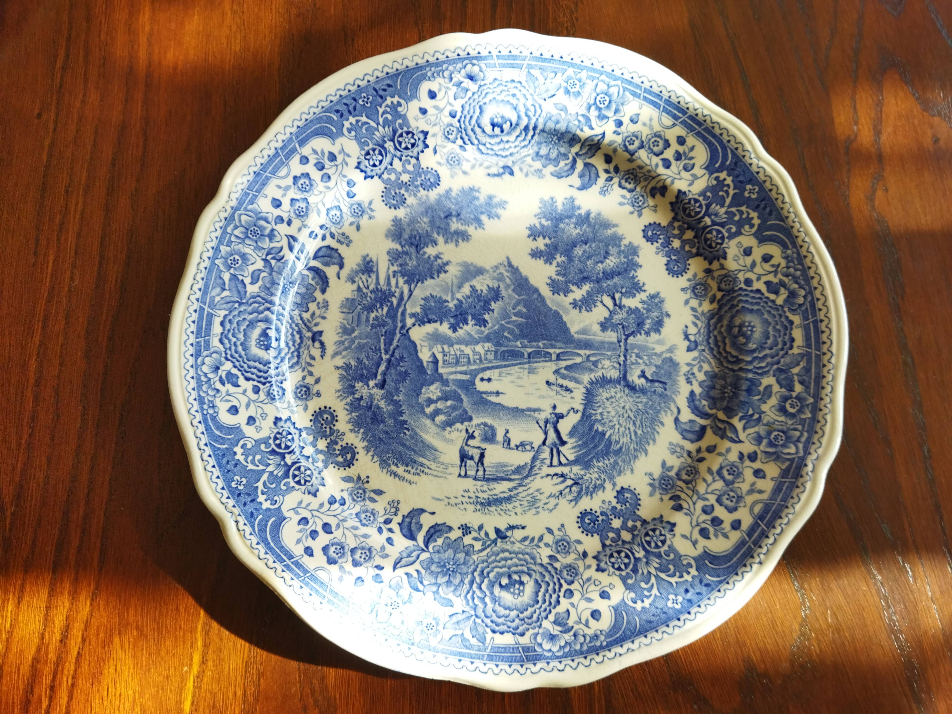 Six blue & white plates Gien, Villeroy & Boch, Sarreguemines, W.Adams (Tunstall) and K&G Luneville