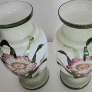 Opaline vase from the Napoléon III period.