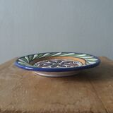 Decorative wall plate signed A. Alvarez