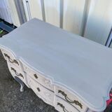 Commode sauteuse