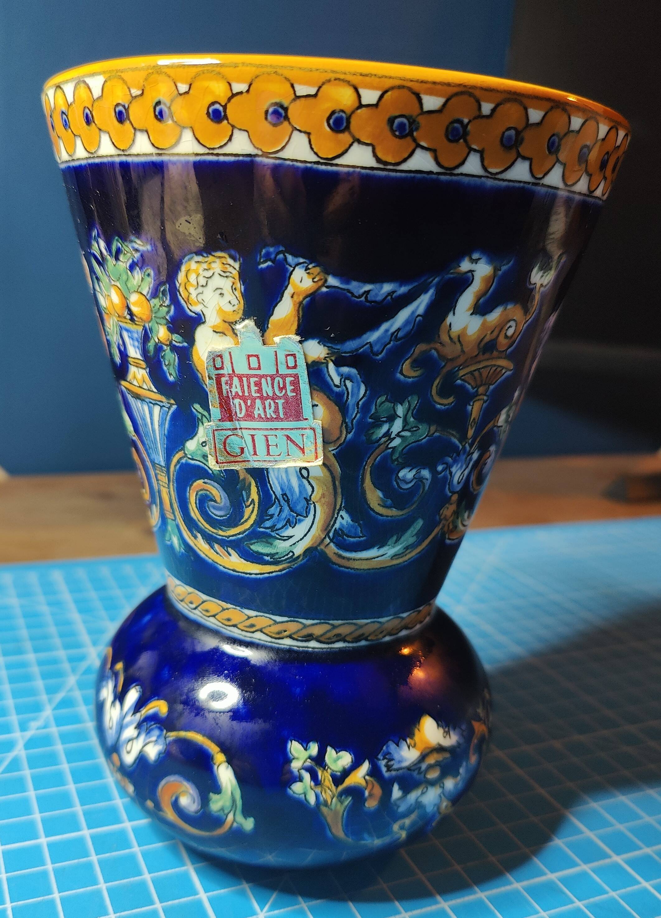 Gien vase