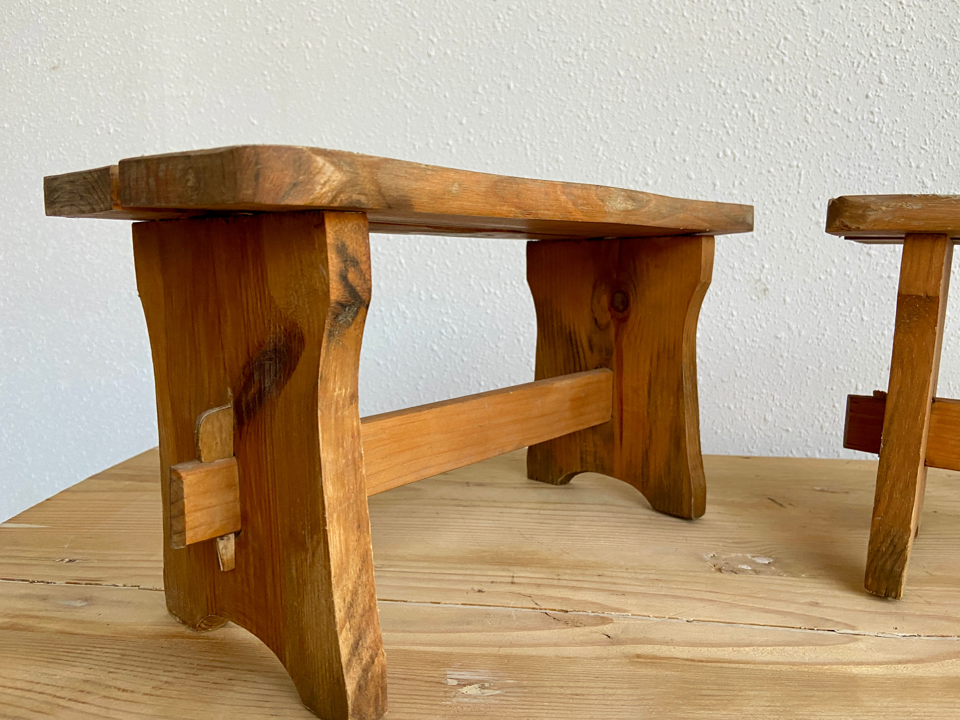Pair of pine footrests  60