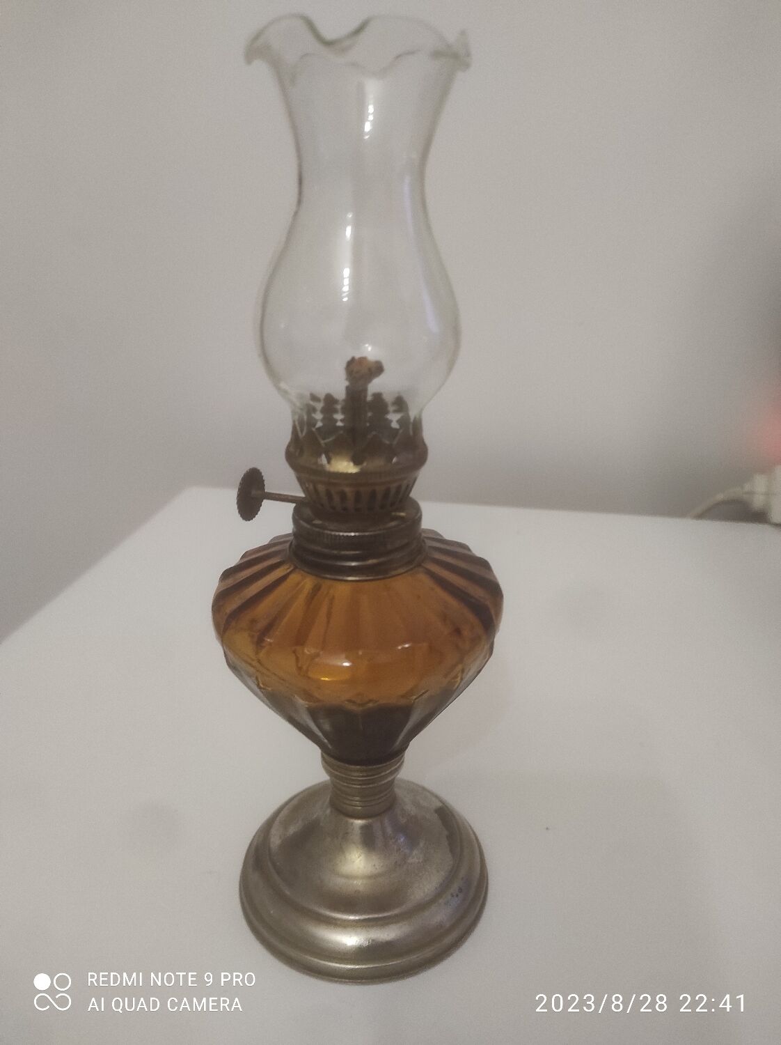 Oil lamp in bronze and crystal